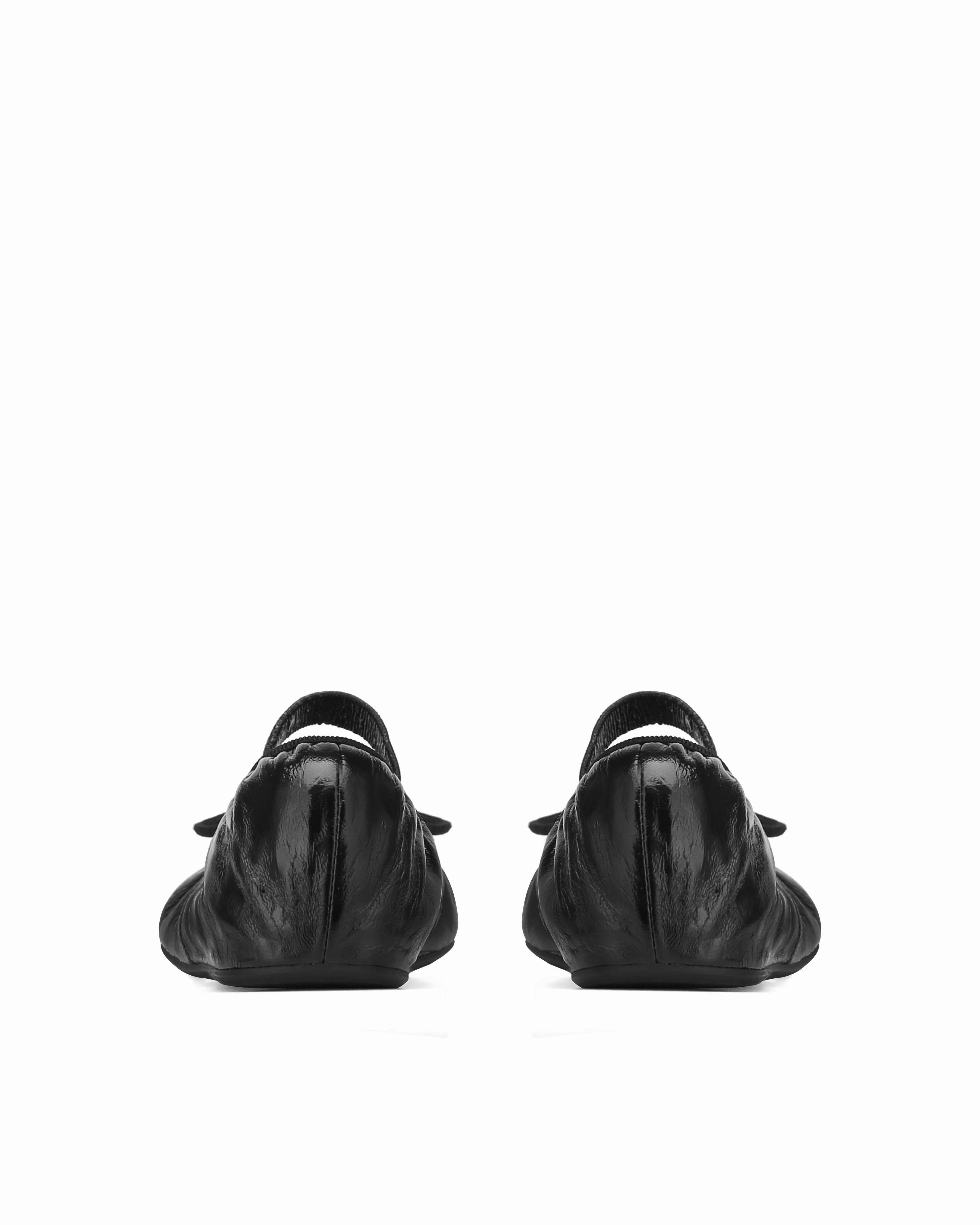 Pia Crinkle Sheep Leather Black